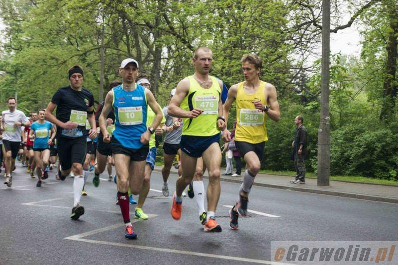 Marcin Gałązka na podium Biegu dookoła Zoo 2014