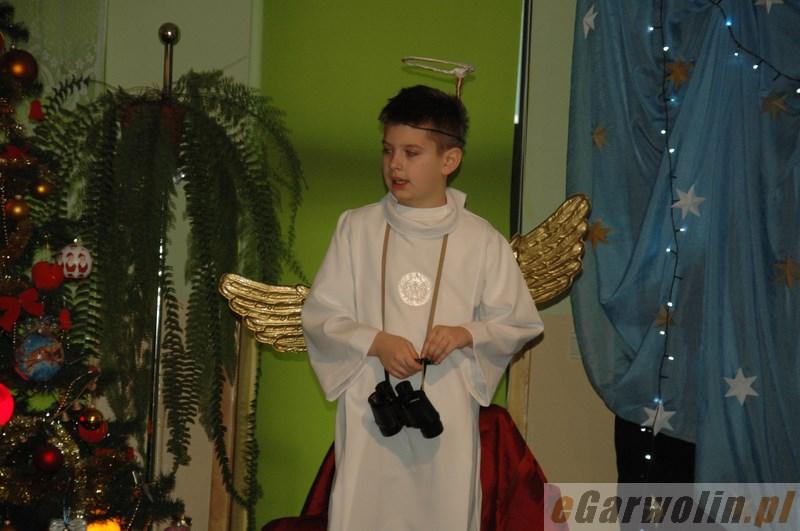 Cieszcie się ludzie na całej ziemi – Jezus przyszedł z darami swoimi!