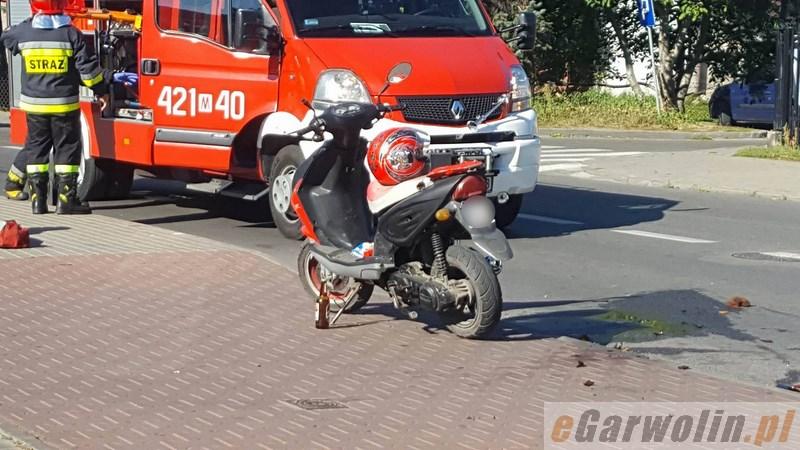 Wypadek w Garwolinie: kierujący skuterem w szpitalu