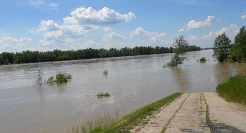 Uwaga! Kulminacja fali wezbraniowej na Wiśle – Nie zbliżaj się do rzek!