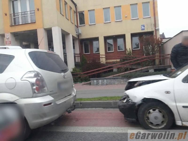 Stłuczka przed światłami w Garwolinie