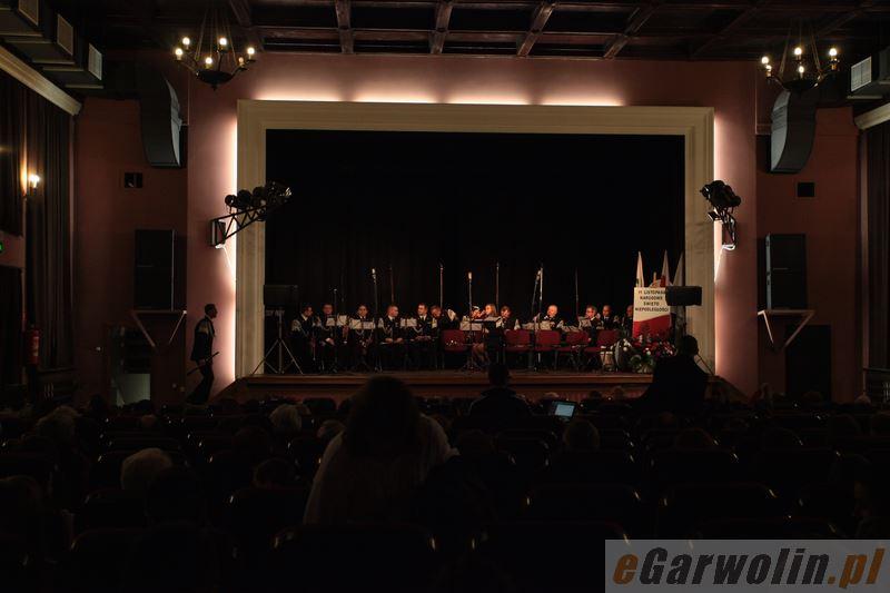Orkiestra i chór patriotycznie