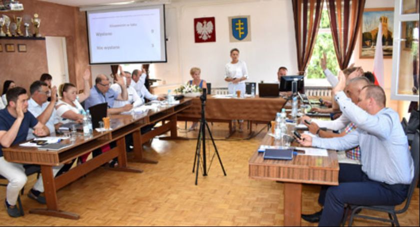 Wotum zaufania i absolutorium dla burmistrz Pilawy