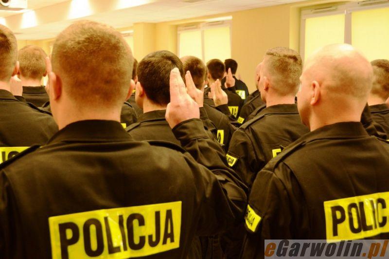 Ślubowanie nowo przyjętych funkcjonariuszy policji