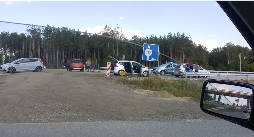 Kolizja 4 samochodów na remontowanej DK 17