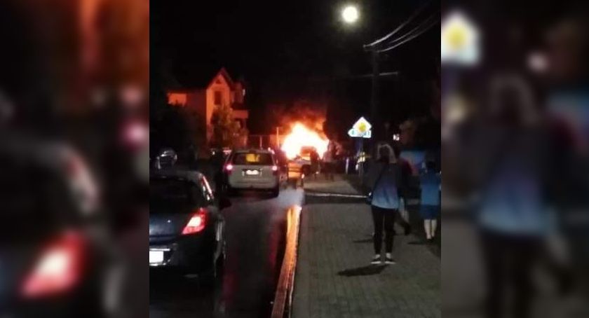 Wypadek w Głoskowie – Samochody stanęły w płomieniach