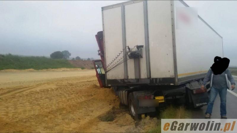 DK17: Zdarzenie z udziałem scanii i ciężarowego mercedesa