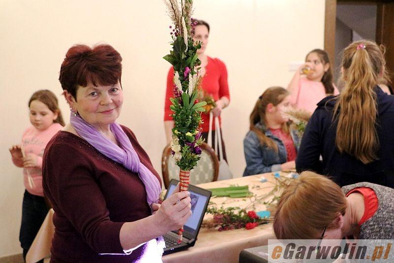W Miętnem robili palmy wielkanocne