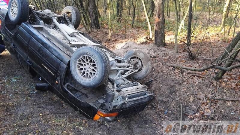 Borowie: Stracił panowanie nad pojazdem i dachował