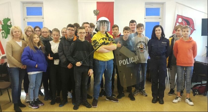 Garwolińscy uczniowie z wizytą w komendzie policji