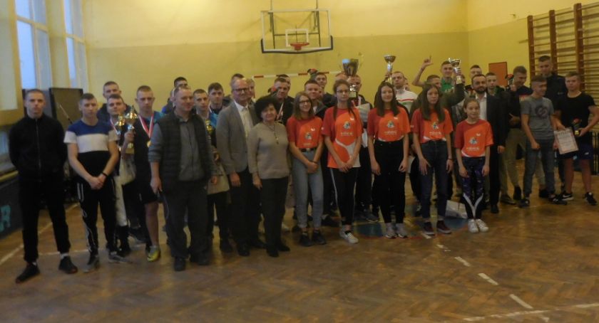 Zwycięstwo MOW Borowie – III Grand Prix Polski w Tenisie Stołowym