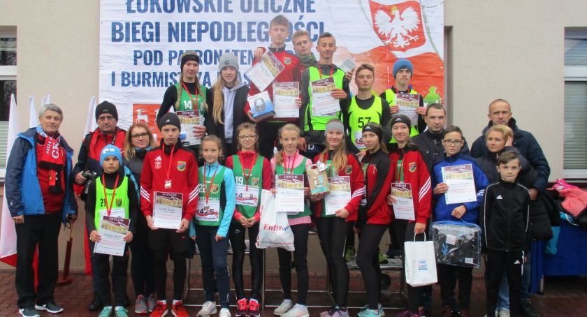 12 medali biegaczy z Wilgi Garwolin