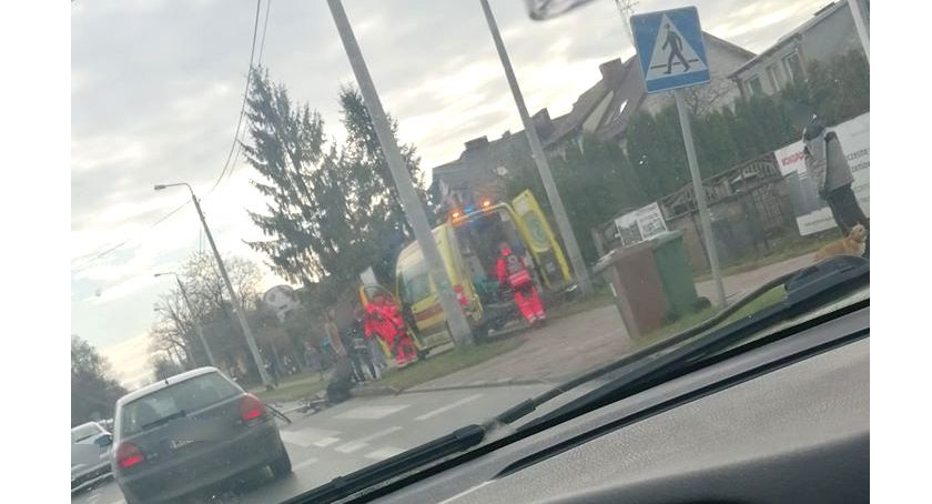 19-latka potrąciła na pasach 78-letniego mężczyznę – Poszukiwani świadkowie wypadku