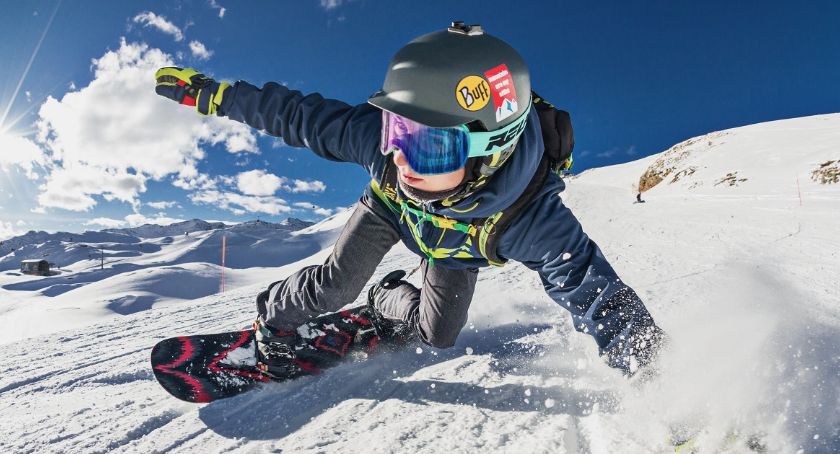 Ubezpieczenie na snowboard – co powinno zawierać?