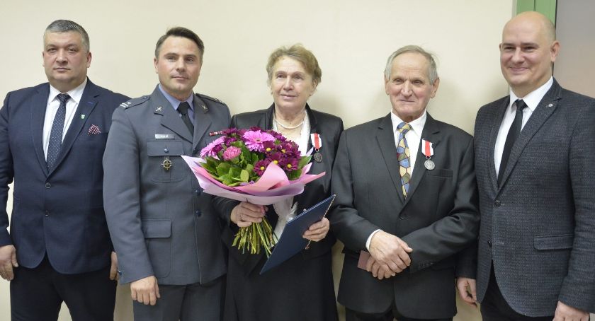 Teresa i Józef Głaszczka odznaczeni przez MON