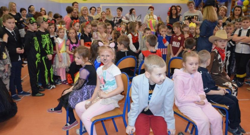 Karnawałowe szaleństwo w sobolewskiej szkole