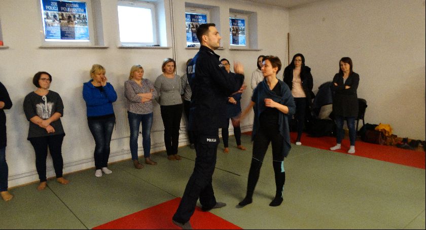 Policjanci szkolili pracowników socjalnych
