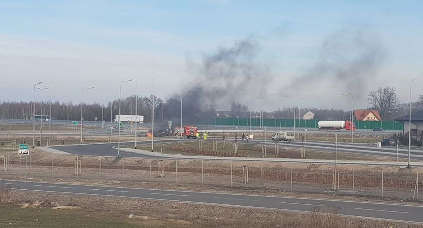 Pożar samochodu na MOP w Lipówkach – Video