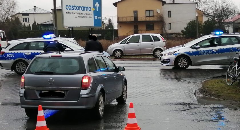 Wypadek w Garwolinie – Wyjeżdżając z parkingu potrącił rowerzystkę