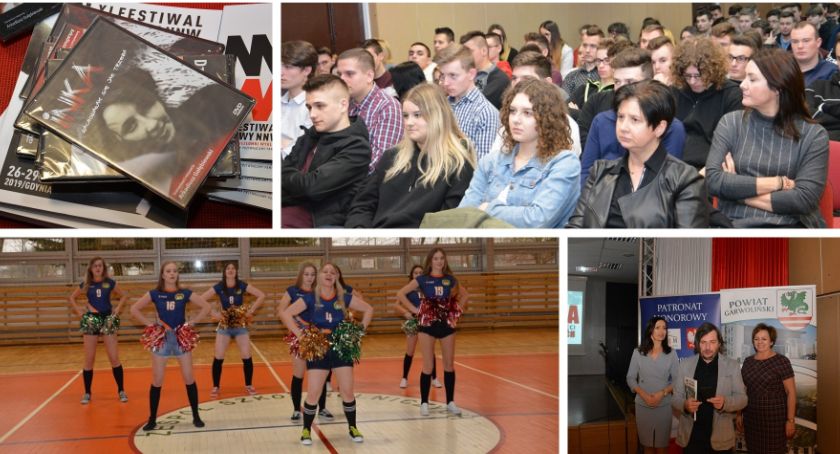 Powiedzcie mojej babci, że zachowałam się jak trzeba...