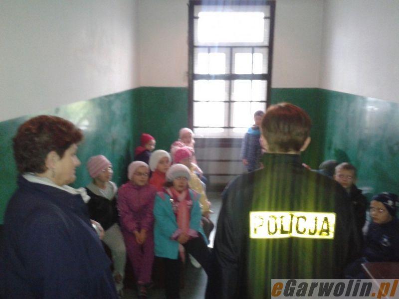 Dzieci z wizytą u policjantów