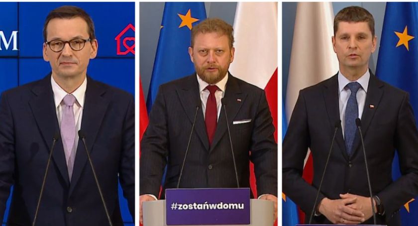 Obowiązkowe maseczki, przesunięte matury i egzaminy 8 klas. Co z wyjazdami na święta? 