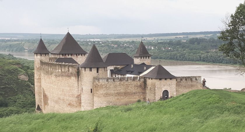 Wirtualna wycieczka – Zamki i cuda kresowe szlakiem Ogniem i Mieczem