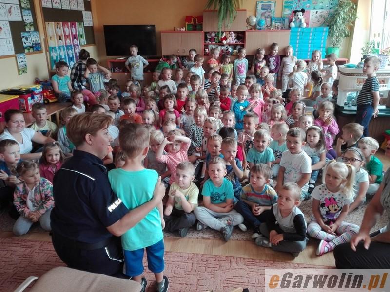 Policjantka czytała dzieciom!