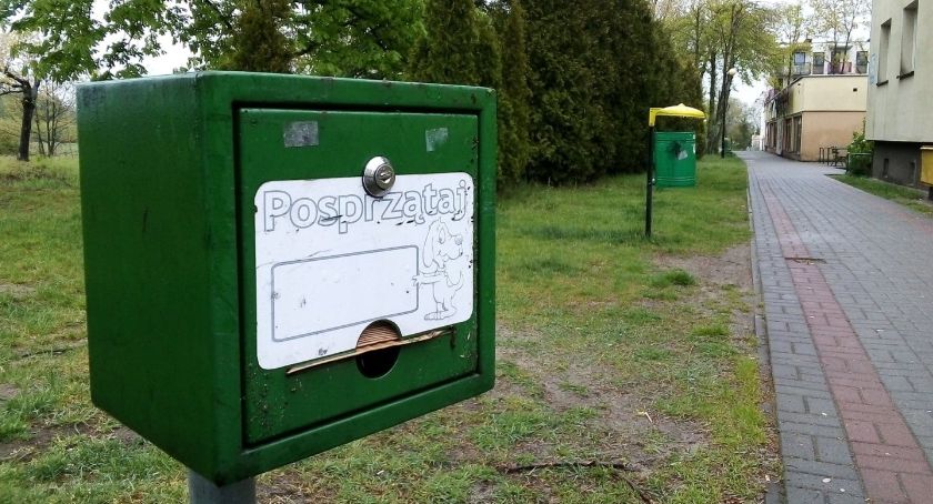 Koronawirus nie zwalnia z obowiązku sprzątania po psie – Sprzątaj po swoim pupilu