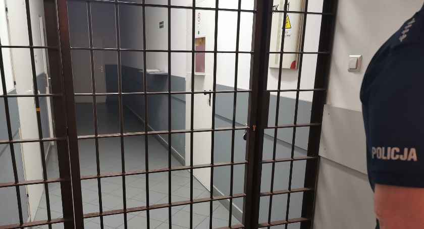 Dwaj mieszkańcy powiatu trafili do więzienia