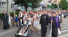 Pielgrzymi nadziei wyruszyli z Garwolina na Jasną Górę ZDJĘCIA 