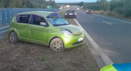 Dachowanie na S17: Pasażer ranny, policja wyjaśnia o…