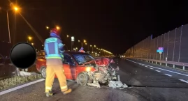 Nocna kolizja na S17 - Audi uderzyło w bariery, a po…