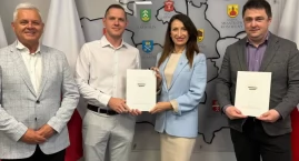 Nowy asfalt w Kobylnicy! Podpisano umowę na przebudowę drogi