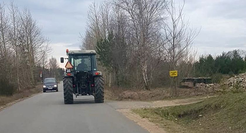 Parchowo: Gminnym ciągnikiem do i z pracy