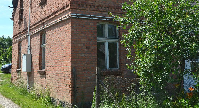 Trzy nieruchomości na sprzedaż w tym dom „Wampira z Bytowa”