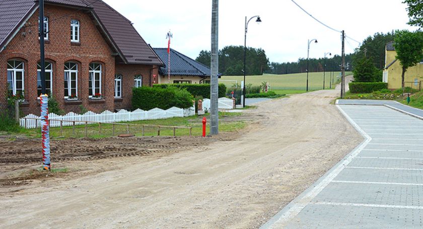 Nowy dywanik asfaltowy w Zapceniu