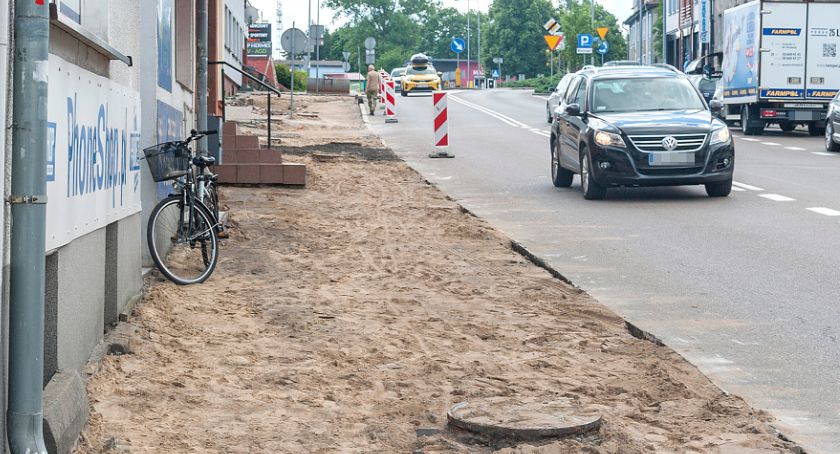 Nowe chodniki i ścieżka rowerowa na ul. Dworcowej w Bytowie