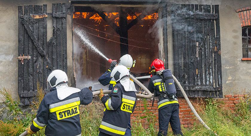 Pożar budynku gospodarczego pomiędzy Barnowem a Górkami
