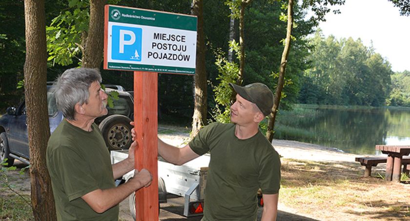 Glony w jeziorze Studzieniczno i bałagan nad Mile w Ugoszczy