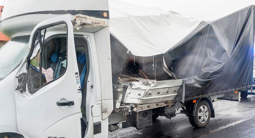 Wypadek na drodze wojewódzkiej 212 pod Rekowem