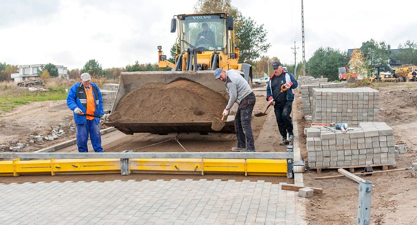 Remont drogi w Niedarzynie i Struszewie