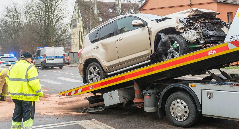 Wypadek na skrzyżowaniu ulic Kościuszki i Styp-Rekowskiego w Bytowie