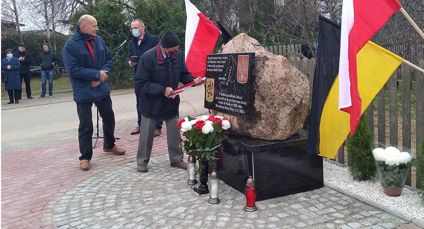 Odsłonięcie tablicy w Starej Hucie