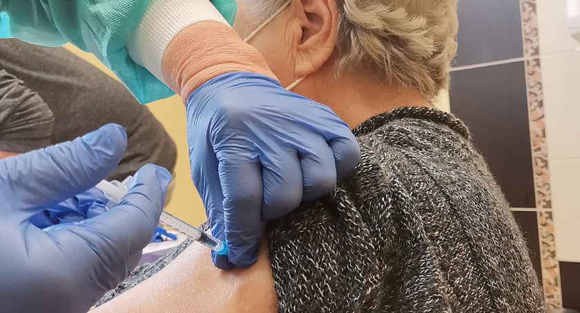 Samorządy zadbają o dowiezienie na szczepienia przeciwko COVID-19