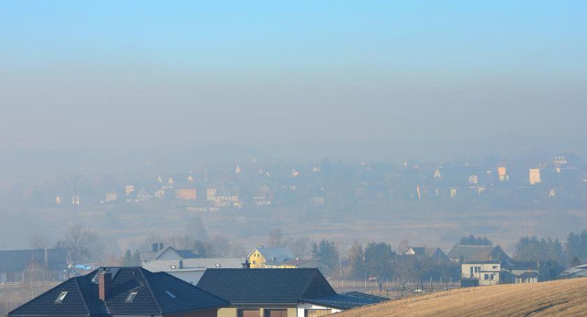 Co zrobić, gdy sąsiad pali śmieciami?