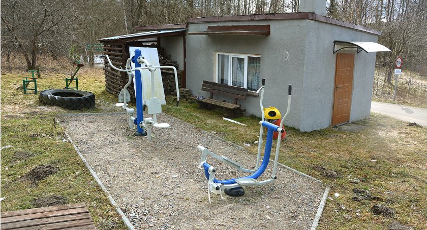 Boisko w Masłowicach Tuchomskich