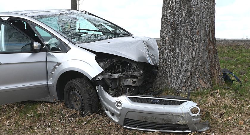 Wypadek na drodze krajowej nr 20 pod Tuchomiem