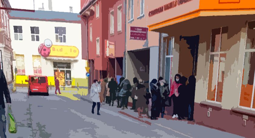 Za czym ta kolejka stoi? O współczesnych kolejkach jak z czasów PRL