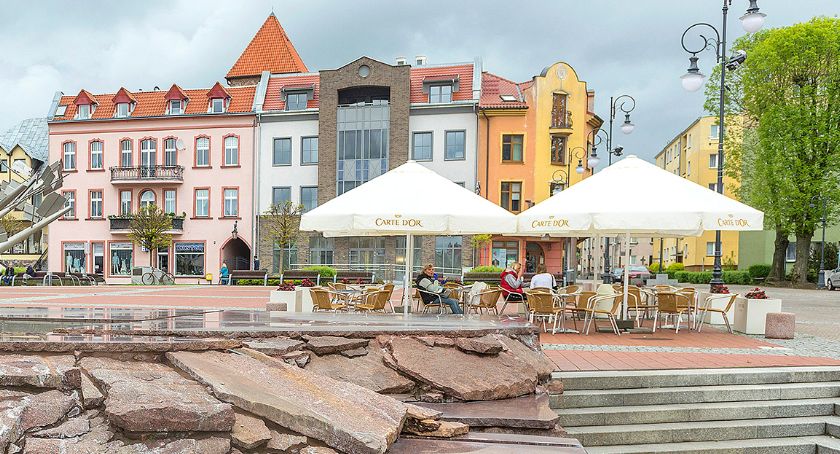Na bytowskim rynku stanie więcej stolików